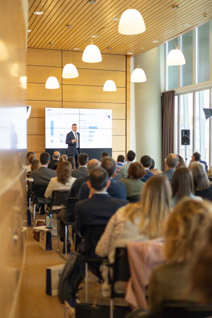 Fotografía de evento corporativo en Bilbao para empresa, cobertura orientada a comunicación